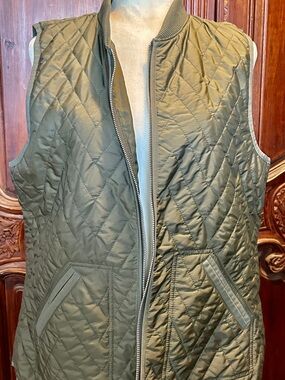 Old Navy Quilted Olive Green Sleeveless Puffer Vest